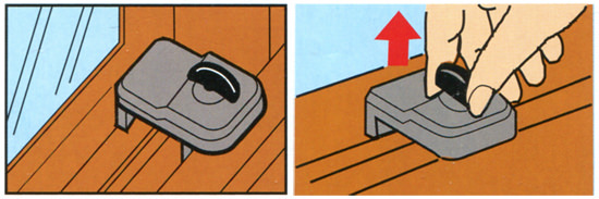 窓枠に差し込みカギを固定してツマミをハズします