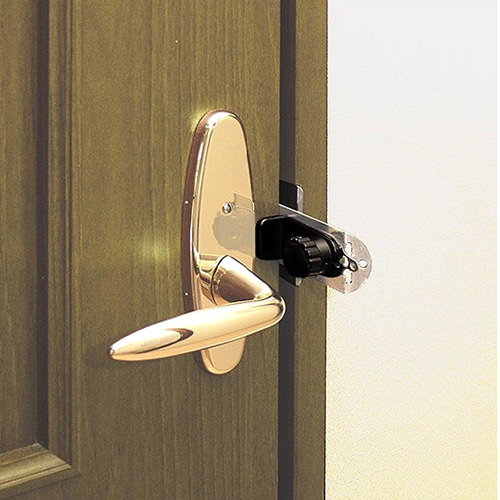 かんたんロック　部屋の補助錠の取付画像